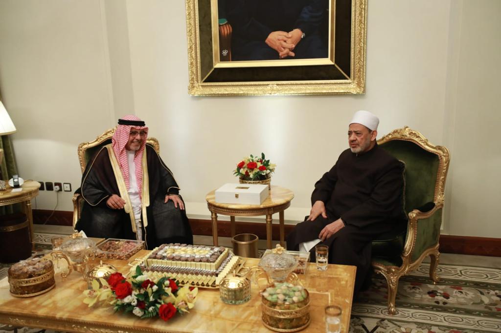شيخ الأزهر يستقبل نائب رئيس المجلس الأعلى للقضاء البحريني