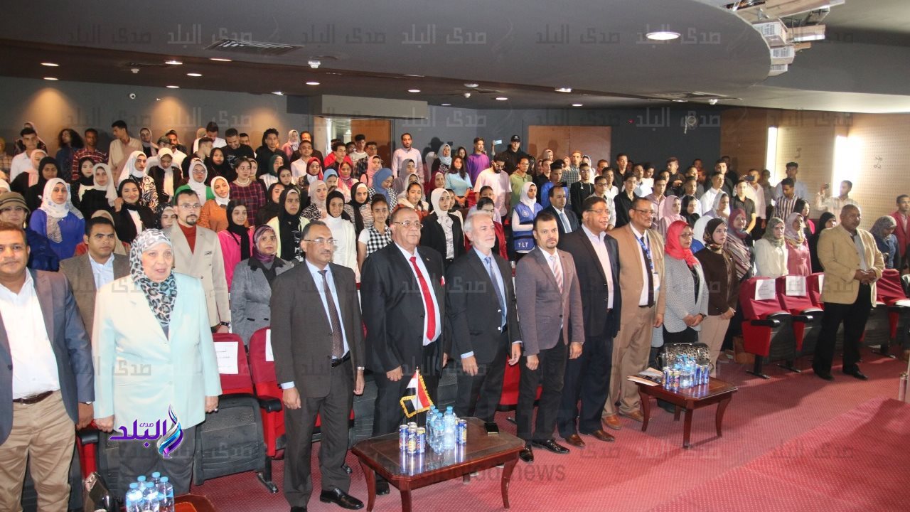 رئيس جامعة طيبة التكنولوجية بالأقصر يشهد فعاليات المنتدى الث