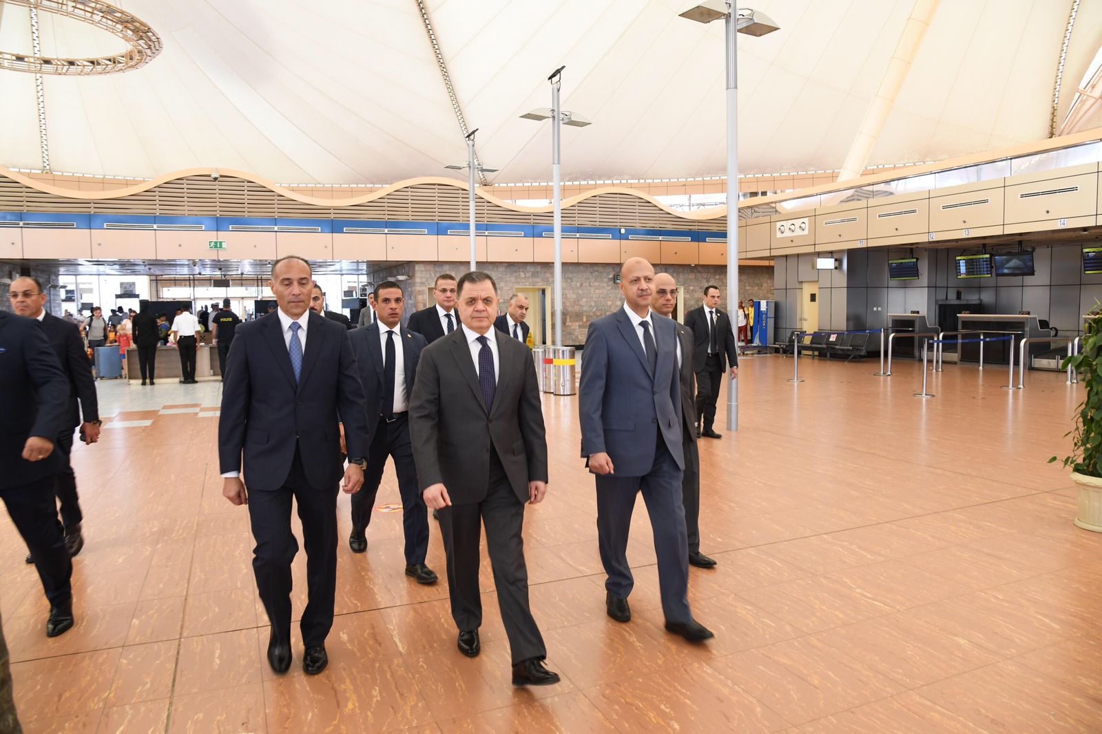 وزير الداخلية يتفقد الاستعداد الأمنية لتأمين مؤتمر المناخ