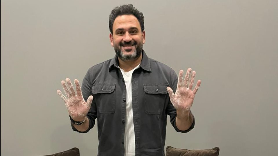 اكرم حسني