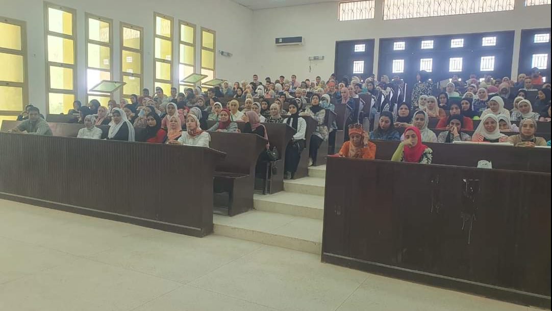 ندوات حول التغيرات المناخيه بجامعة العريش 