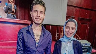 سلمى فتاة الزقازيق بجوار القاتل .. صورة أرشيفية 