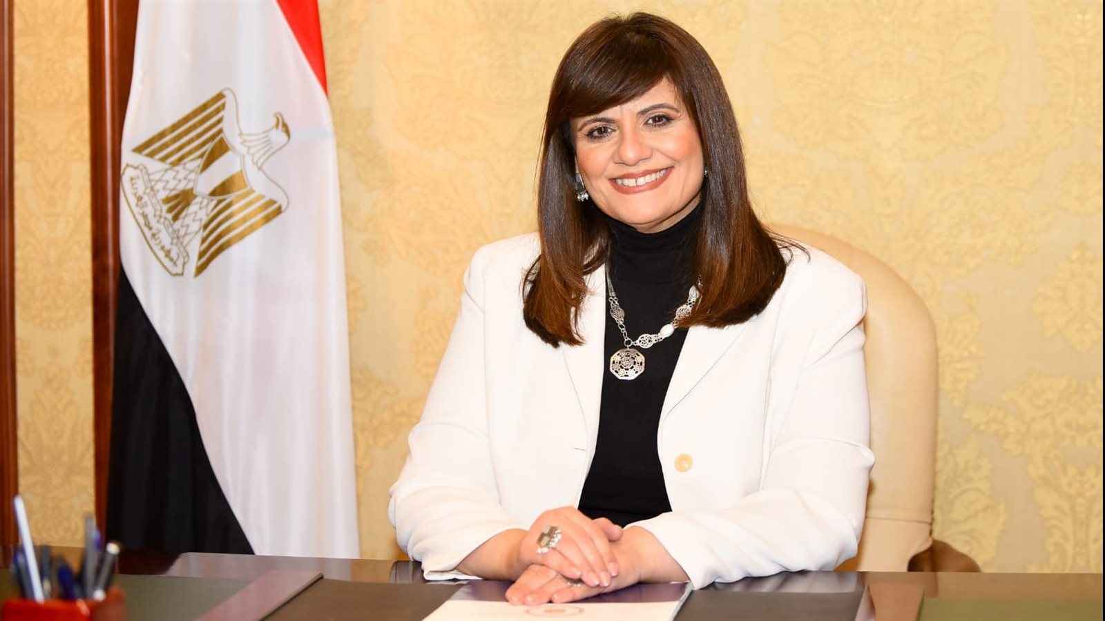 وزيرة الهجرة 