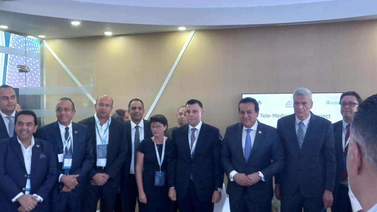 رئيس جامعة عين شمس يشارك فى قمة المناخ COP 27 