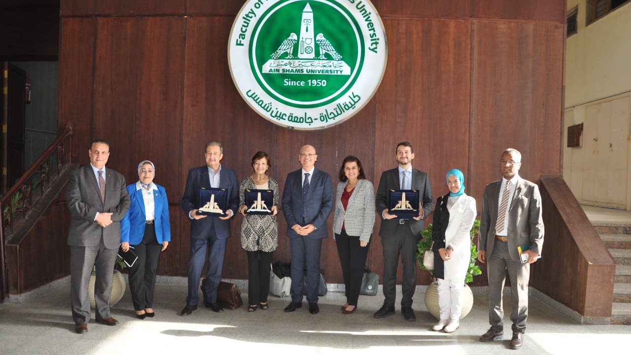 جامعة عين شمس 