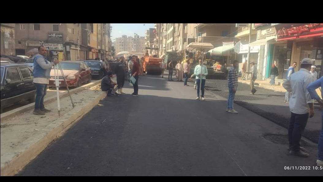 رصف الطرق بشوارع دمنهور بالبحيرة  