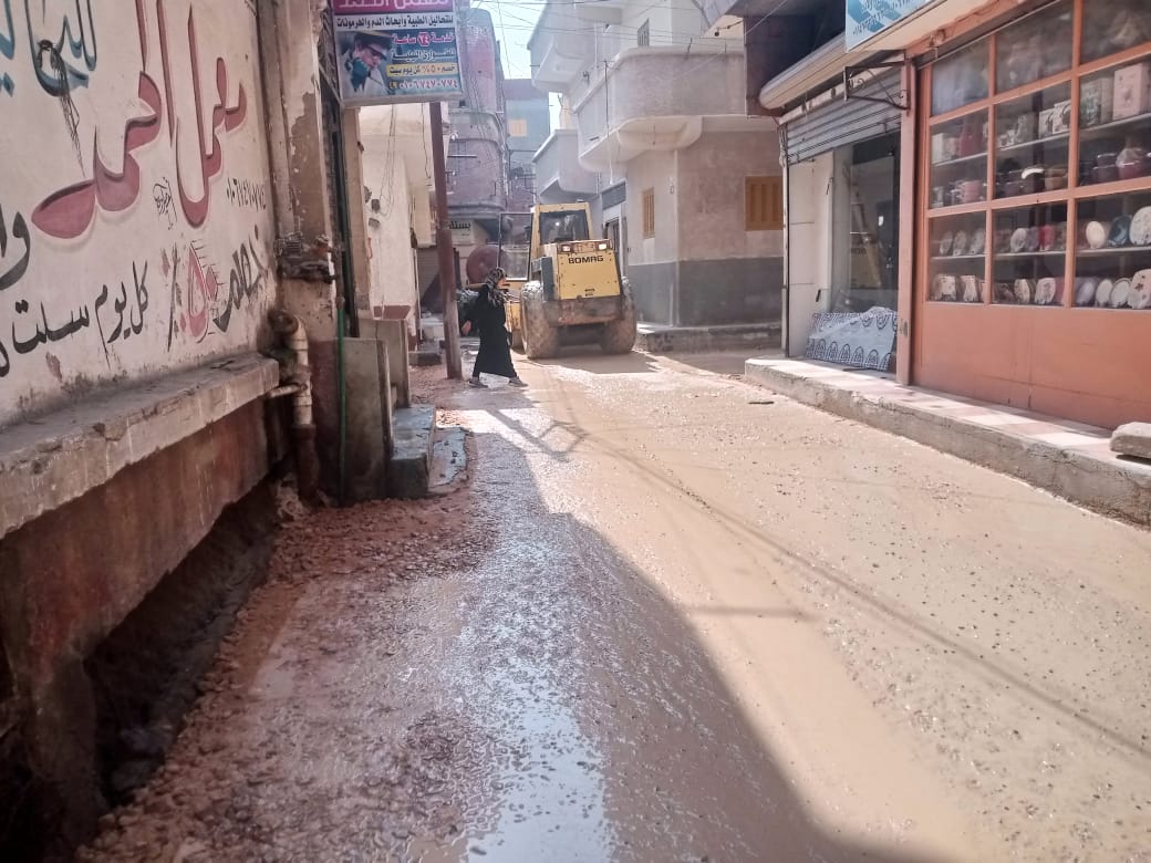 أعمال الرصف بالبحيرة 