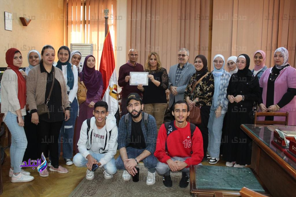 كلية الآداب بجامعة عين شمس