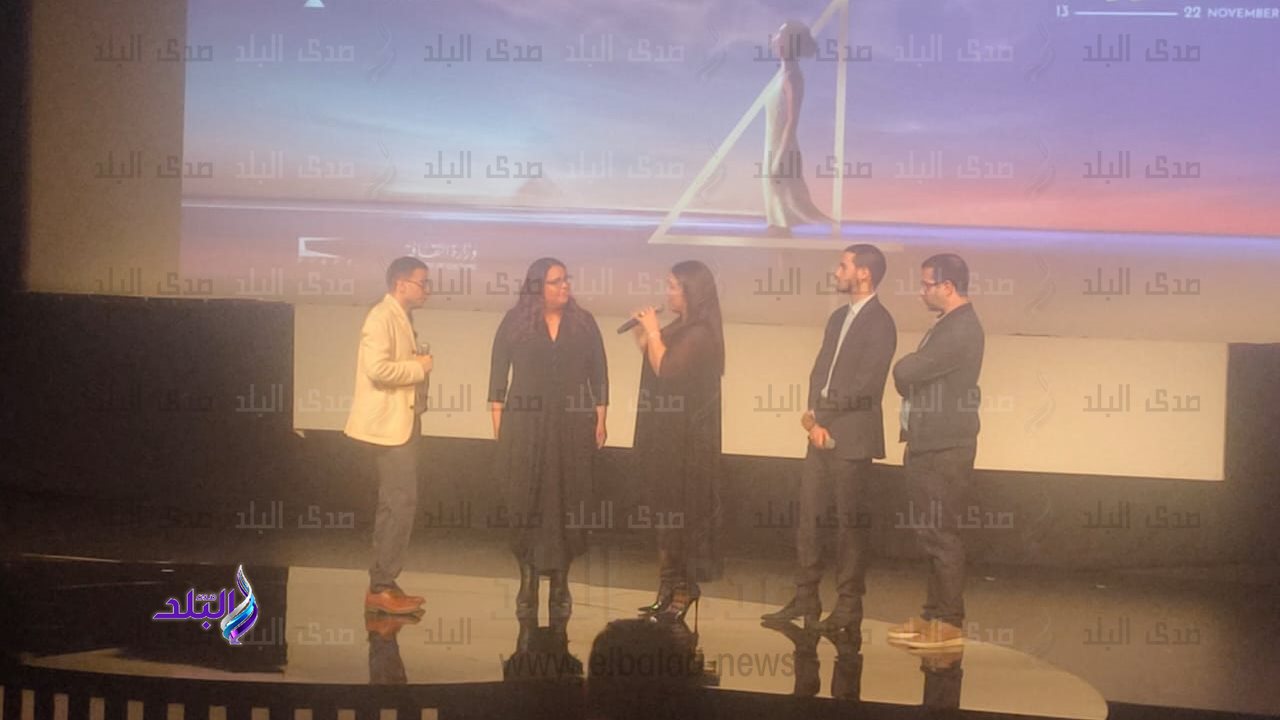 فيلم السباحتان 