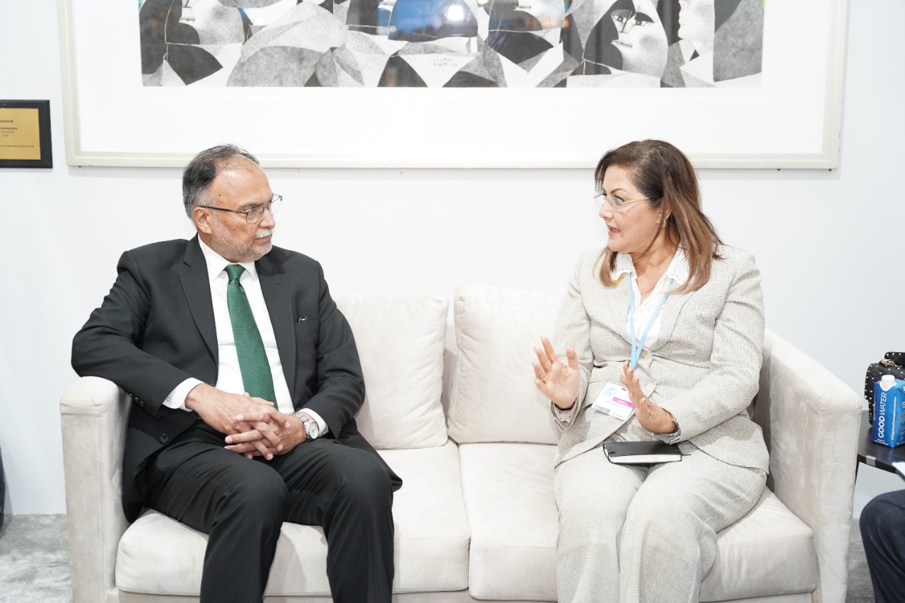 وزيرة التخطيط ونظيرها الباكستاني
