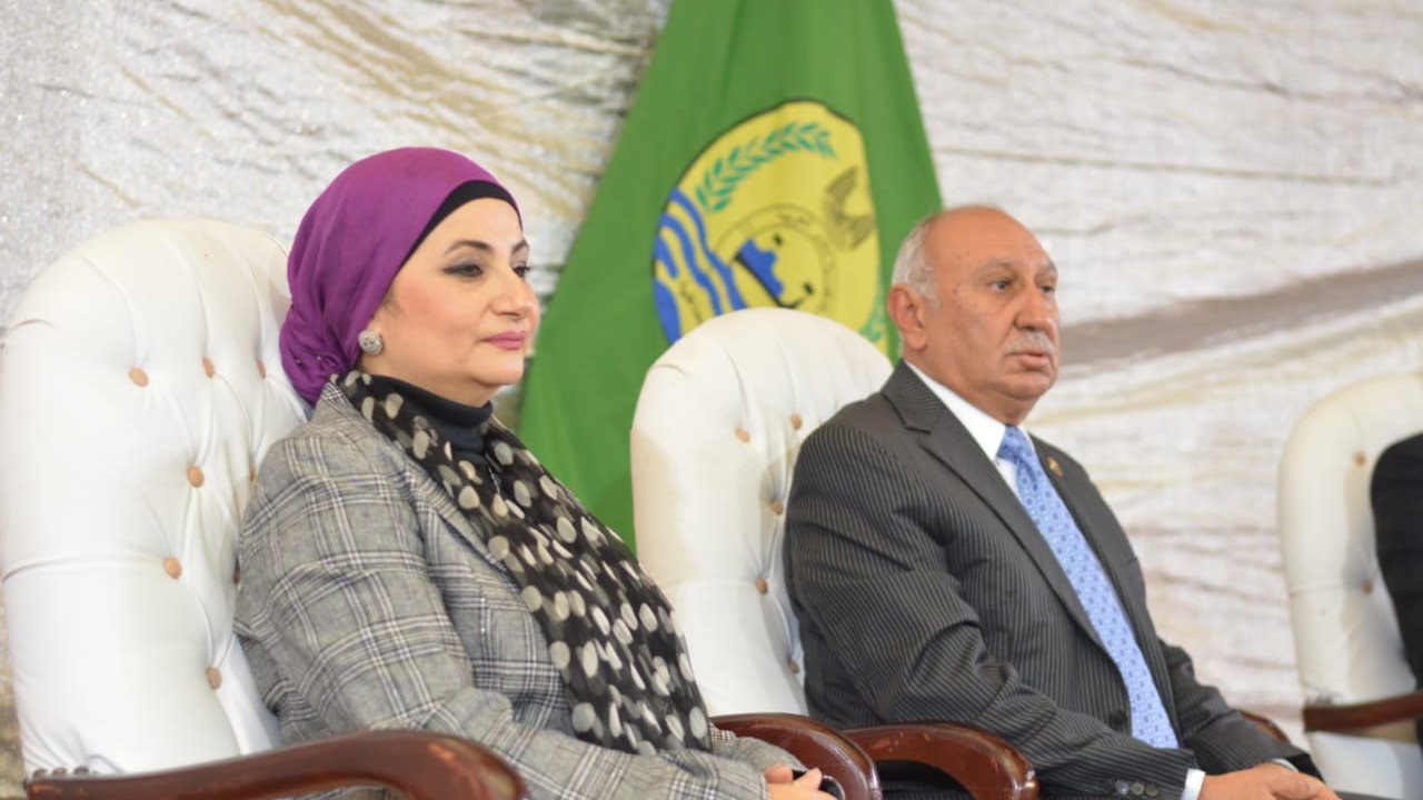 منصة المؤتمر 