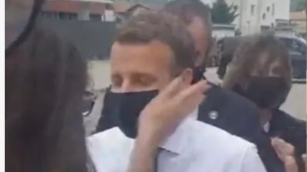 صفع الرئيس الفرنسي إيمانويل ماكرون 