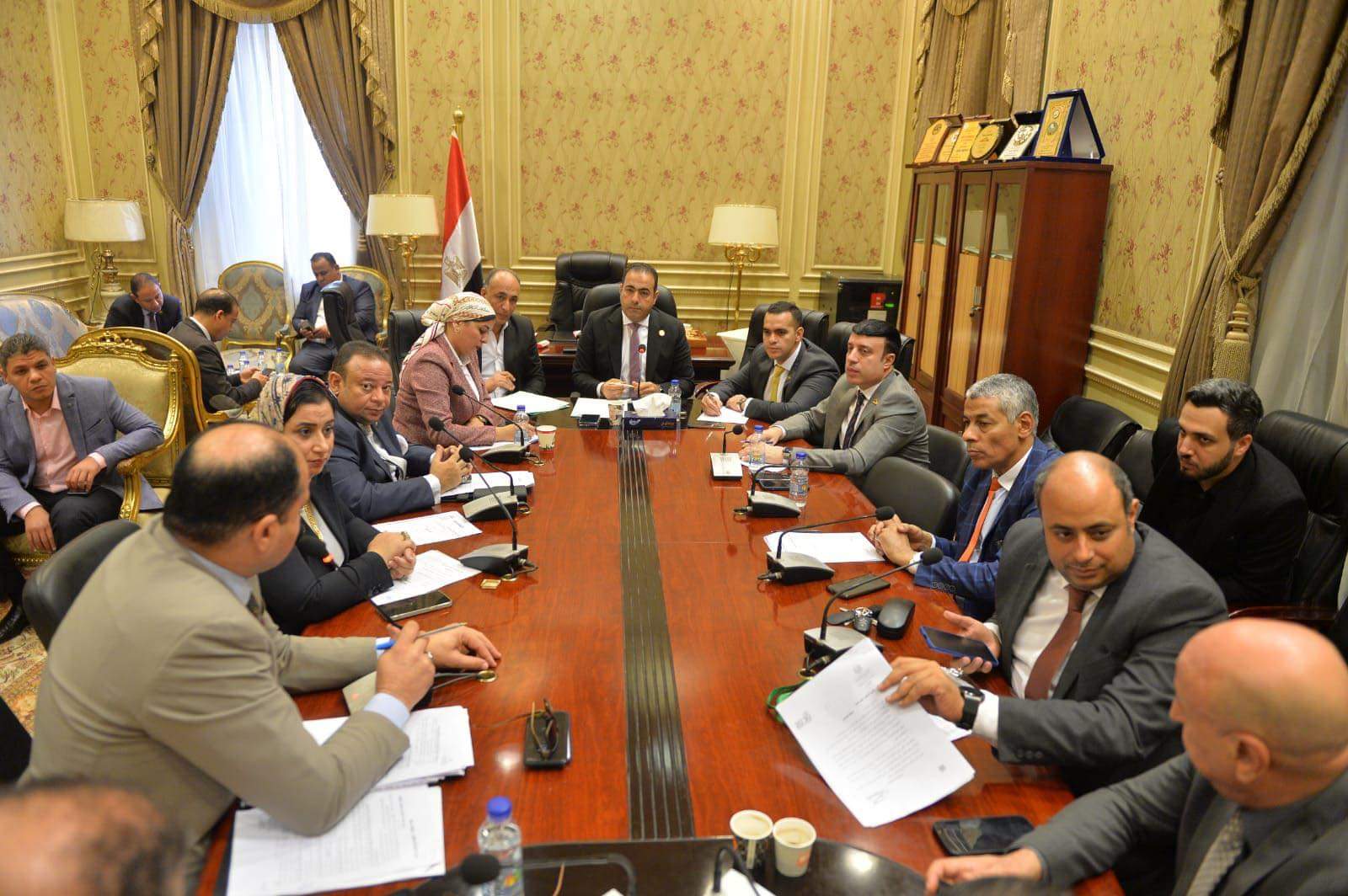 0f8e0eea-2eb3-4da0-b4e7-c83187da929f