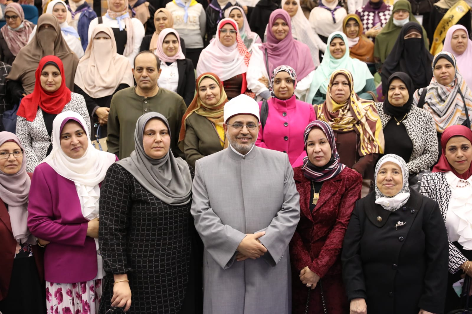 رئيس جامعة الأزهر في كلية الدراسات الإسلامية والعربية للبنات