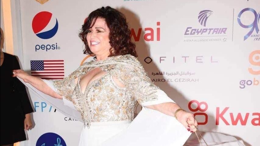 الهام شاهين تخطف 