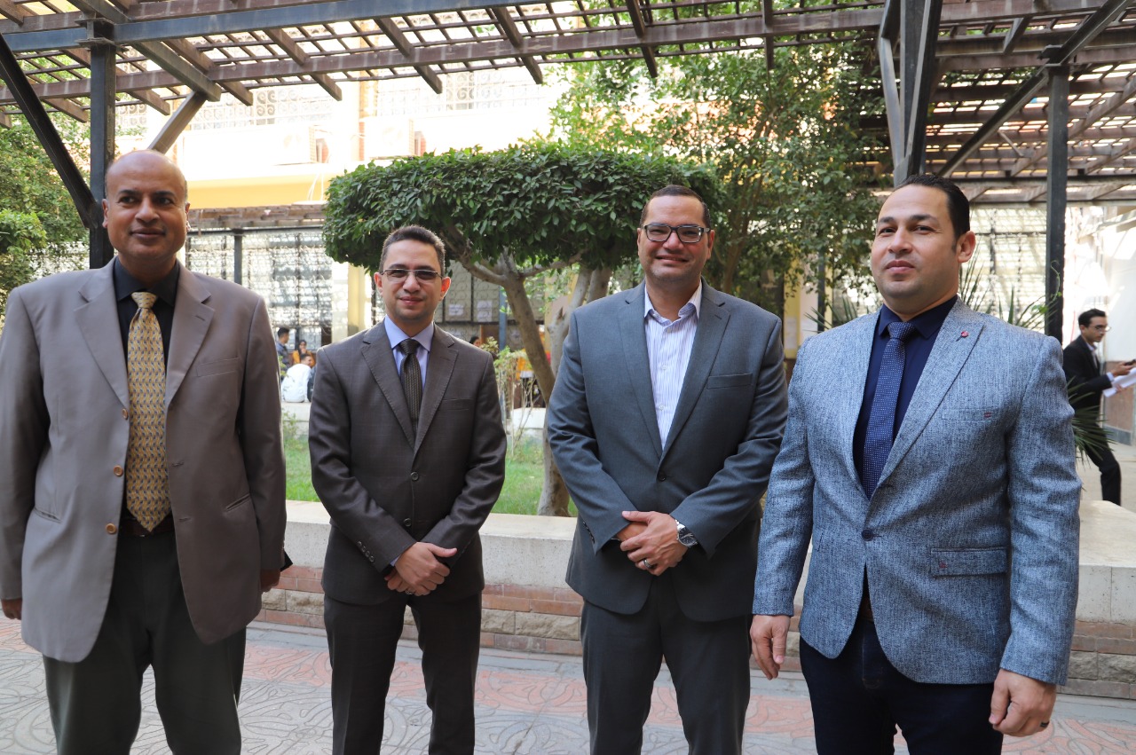 جولة تفقدية بكلية الحقوق في اول يوم بالانتخابات الطلابية