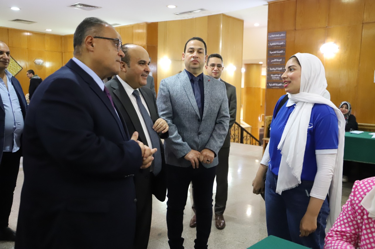 جولة تفقدية بكلية الحقوق في اول يوم بالانتخابات الطلابية