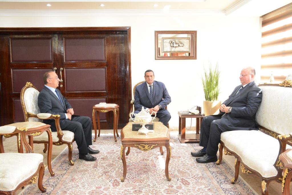 وزير التنمية المحلية 