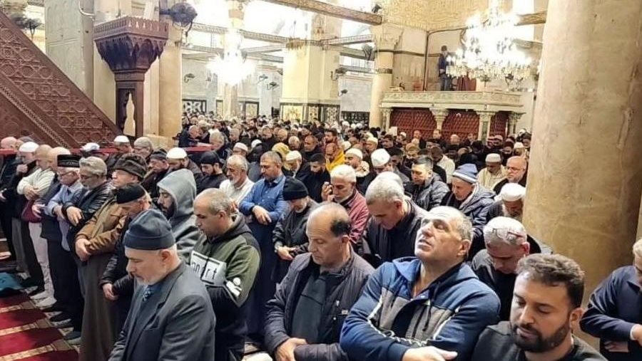 الآلاف يلبون نداء فجر الحشد العظيم بالأقصى والحرم الإبراهيمي