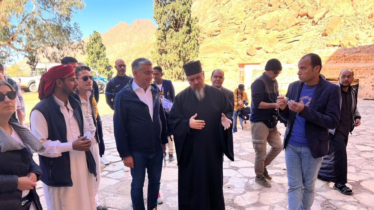 وفد رومانى يزور دير سانت كاترين