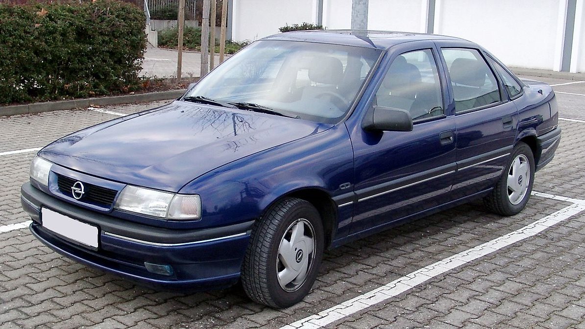 سيارة أوبل فيكترا موديل 1995
