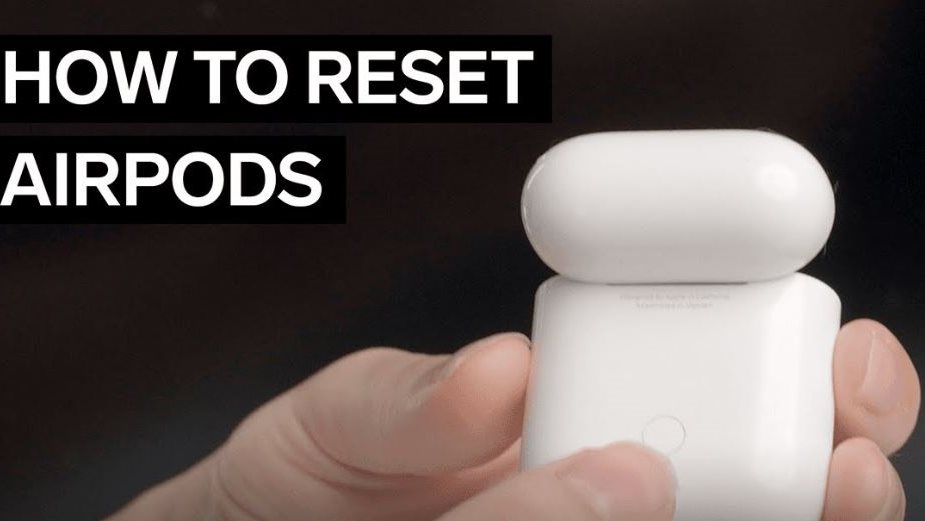 لو سماعات AirPods بتهنج معاك.. طريقة ضبط المصنع بضغطة واحدة