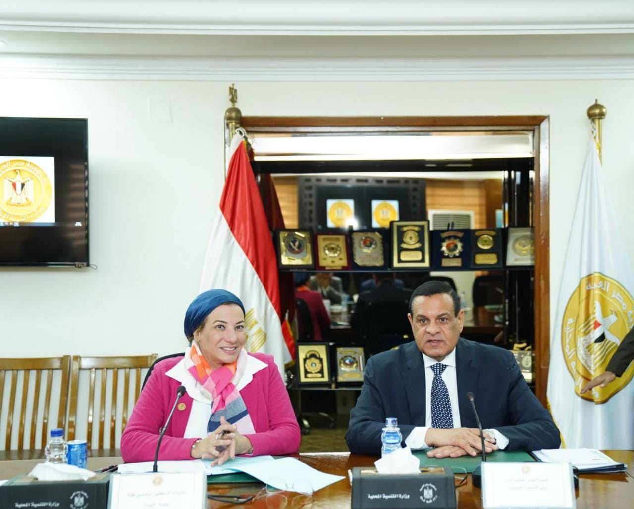 وزير التنمية المحلية والبيئة 