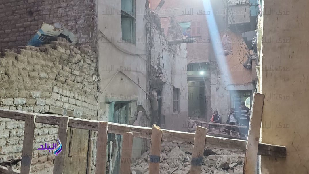 انهيار منزلين بحي غرب مدينة أسيوط 