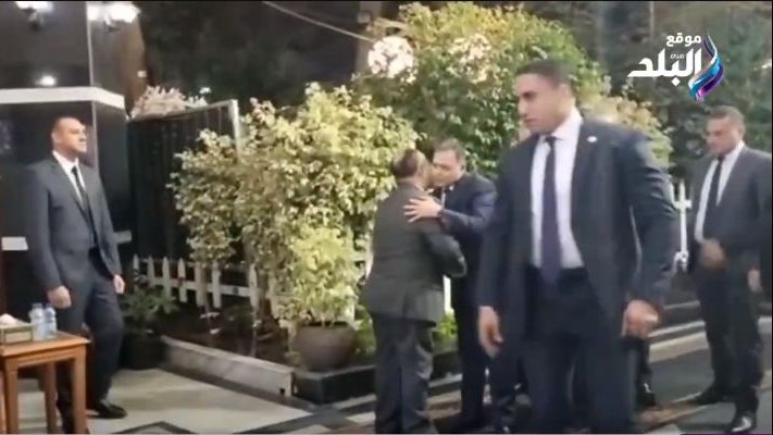 وزير الداخلية يؤدي واجب العزاء