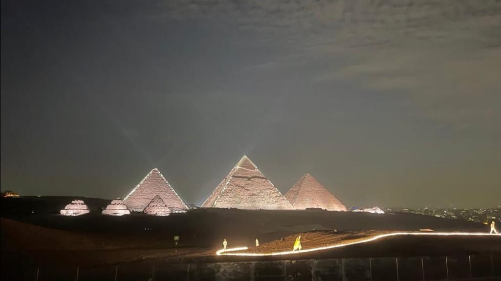 الأهرامات 