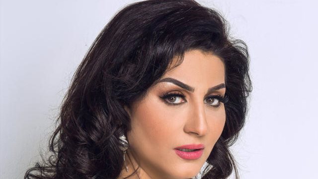 وفاء عامر