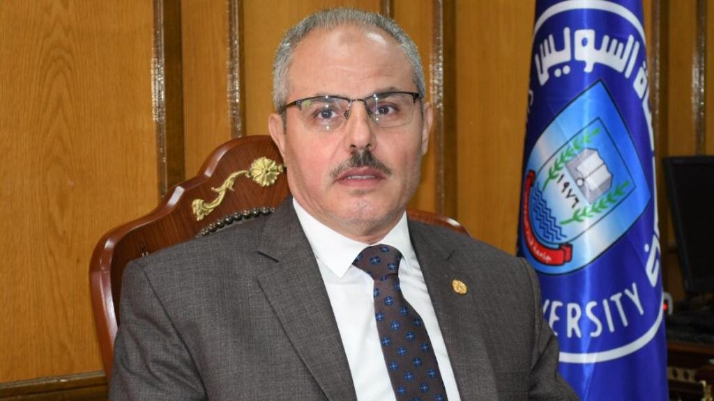 رئيس جامعة قناة السويس 