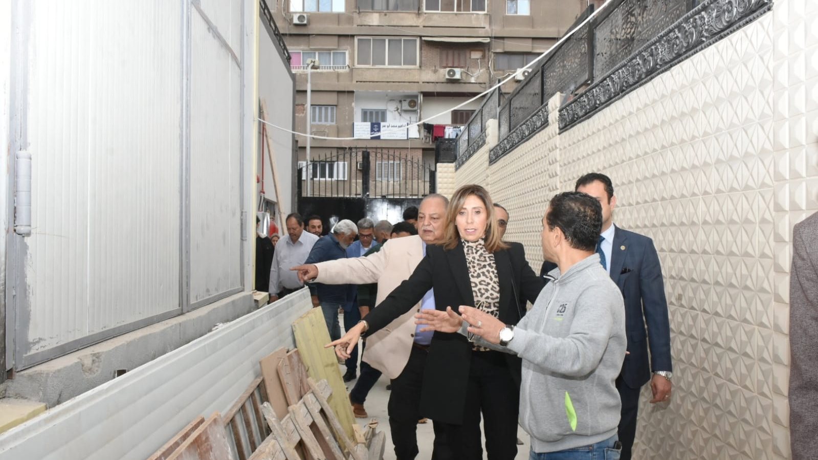 وزيرة الثقافة تتفقد مسرح السامر بالعجوزة