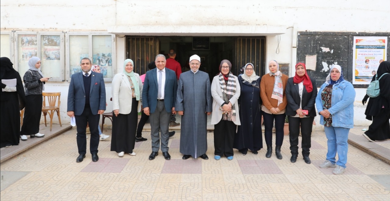 رئيس جامعة الأزهر يتابع العملية التعليمية لكلية التربية