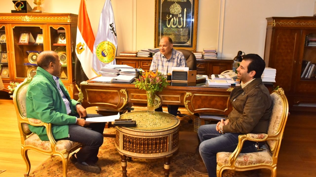 محافظ أسيوط يلتقي رئيس مجلس إدارة الغرفة التجارية 