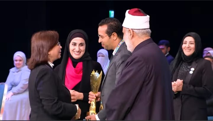 تكريم المعلم إبراهيم جابر بلقب المعلم المثقف