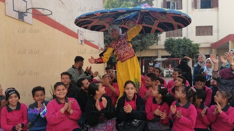 الانشطة في المدارس