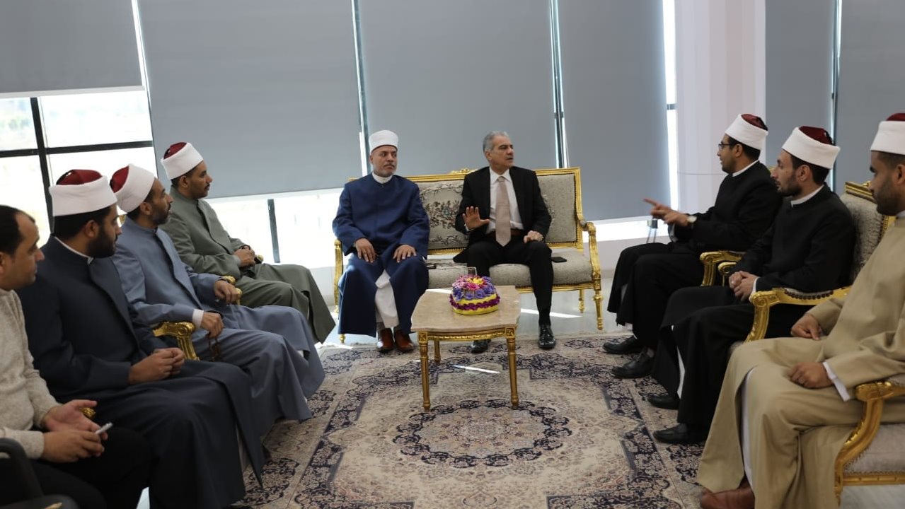 أعضاء الأزهر العالمي للفتوى يلتقون رئيس جامعة أسوان