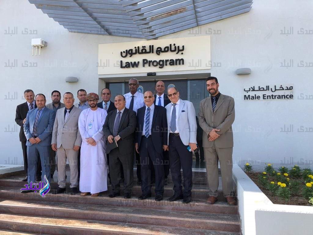 عميد حقوق عين شمس فى زيارة علمية لكلية البريمى الجامعية2