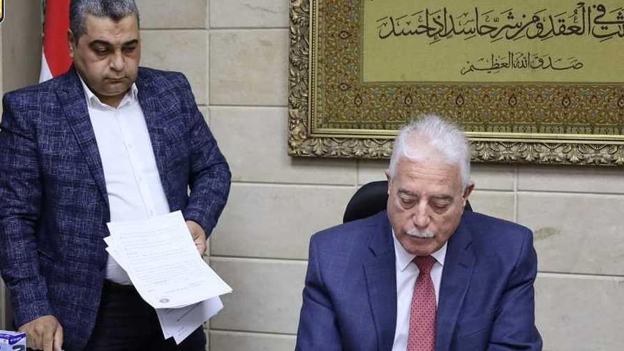 فودة مع مدير المديرية المالية 