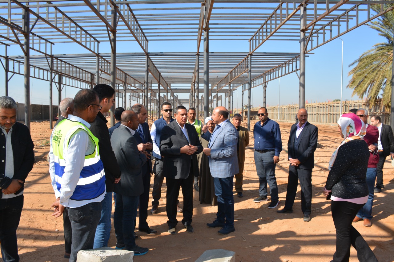 وزير التنمية المحلية في اسوان