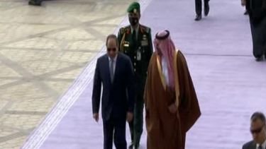 الرئيس السيسي يصل السعودية 