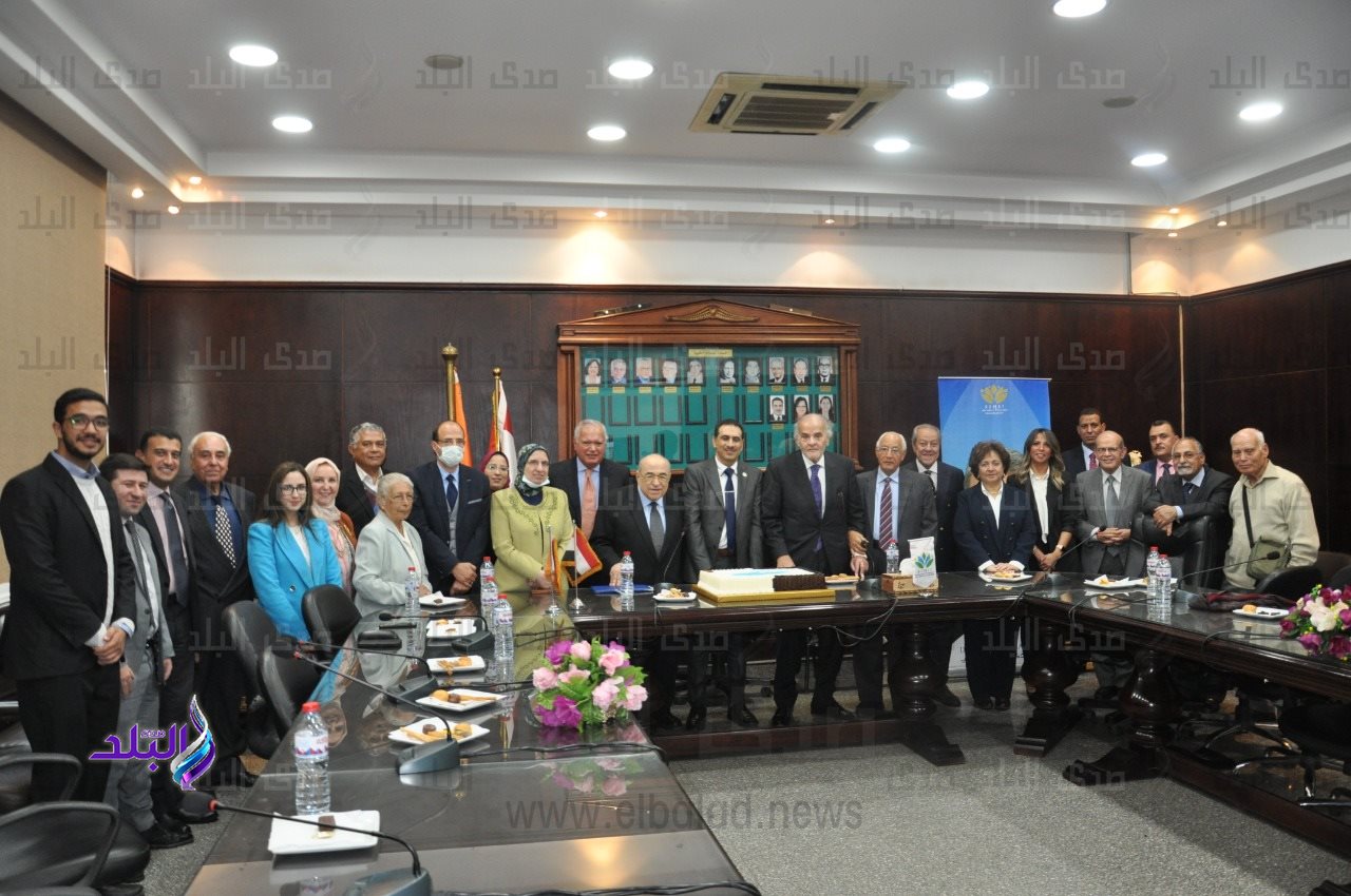 اقتصاد وعلوم سياسة القاهرة تستعد لإطلاق ثلاث كراسي بحثية