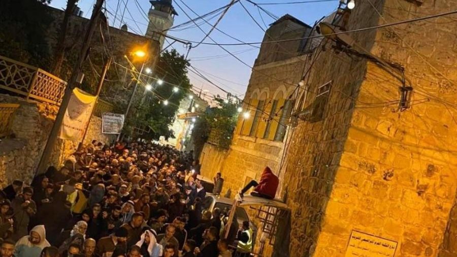 الآلاف يحيون الفجر العظيم بالأقصى والإبراهيمي 