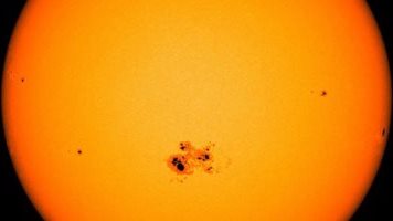 ظهور بقع شمسية