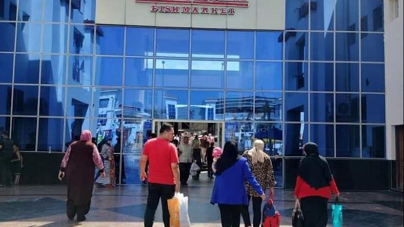 سوق الأسماك بمدينة بورسعيد 
