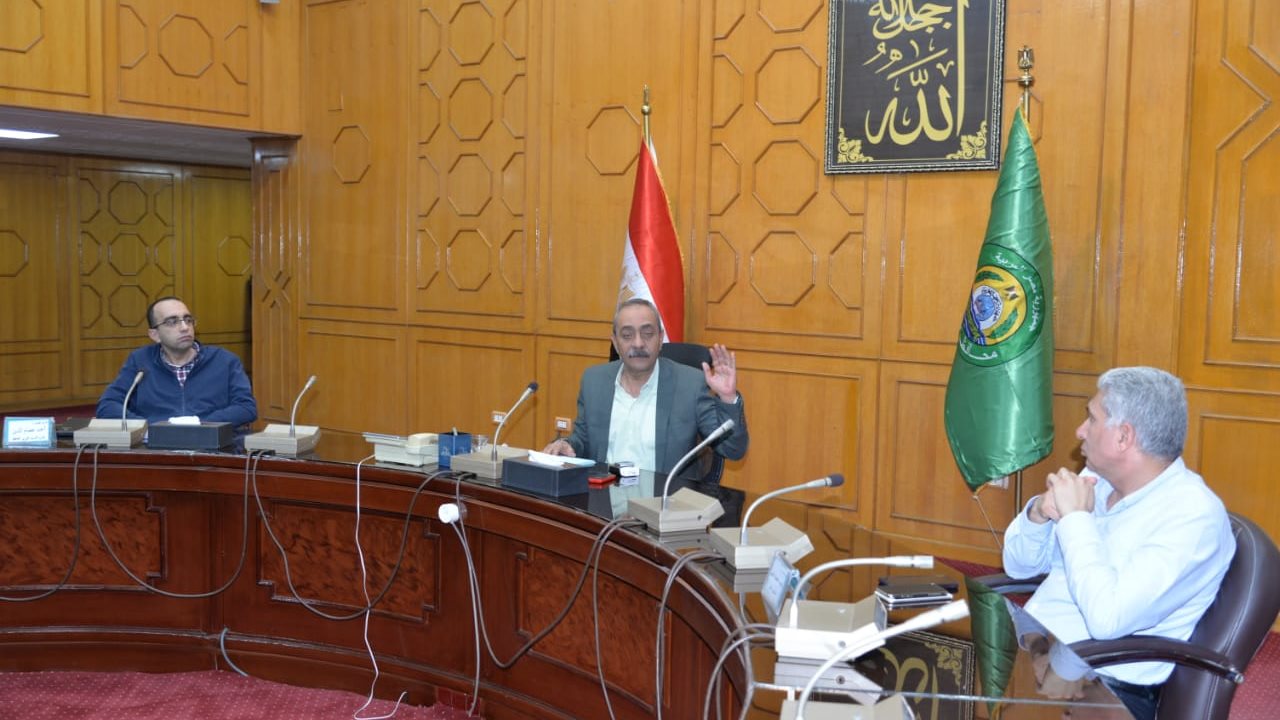 خلال الاجتماع 