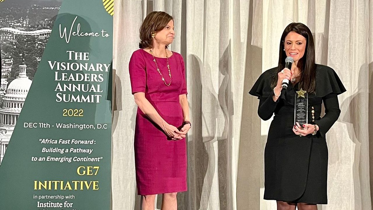 وزيرة التعاون الدولي خلال التكريم