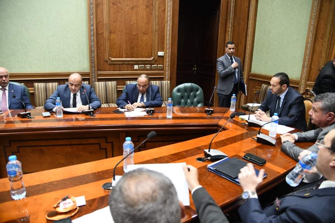  لجنة التجارة والصناعة بمجلس الشيوخ