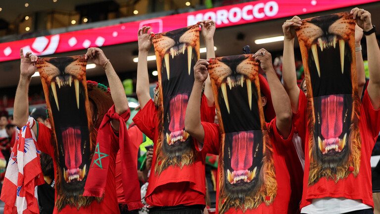 لا إله إلا الله.. شاهد بحضور ماكرون هتافات هزت مدرجات مواجهة